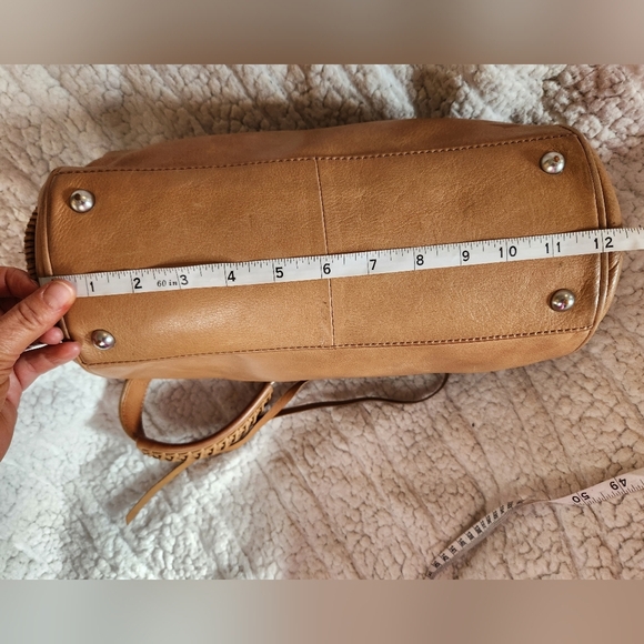 Vintage Banana Republic Hobo Bag with Soft Leather and Curved Handle - Picture 9 of 12